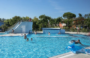SWIMMING POOL RESIDENCE