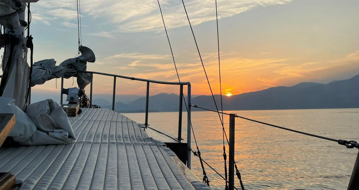 Garda Island Boat Tour (+aperitif) from Toscolano Maderno