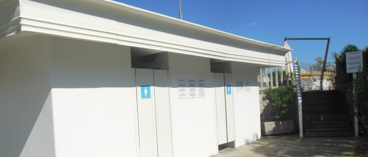 Toilet Facilities near the Beach Bar