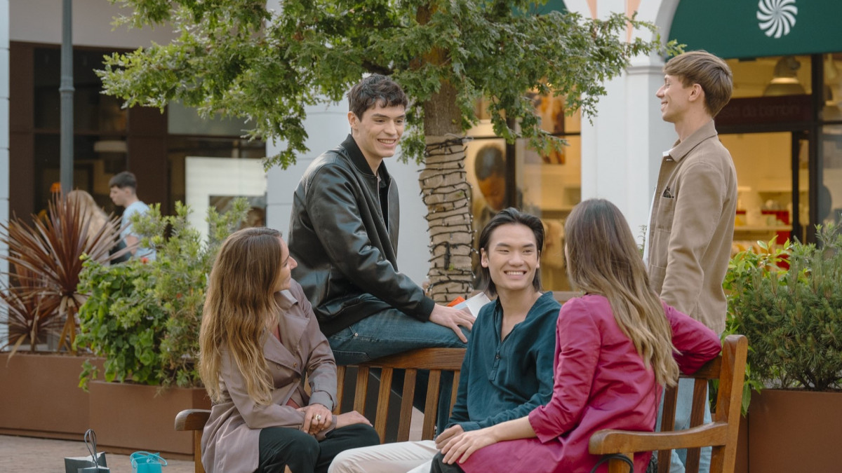 friends at noventa outlet