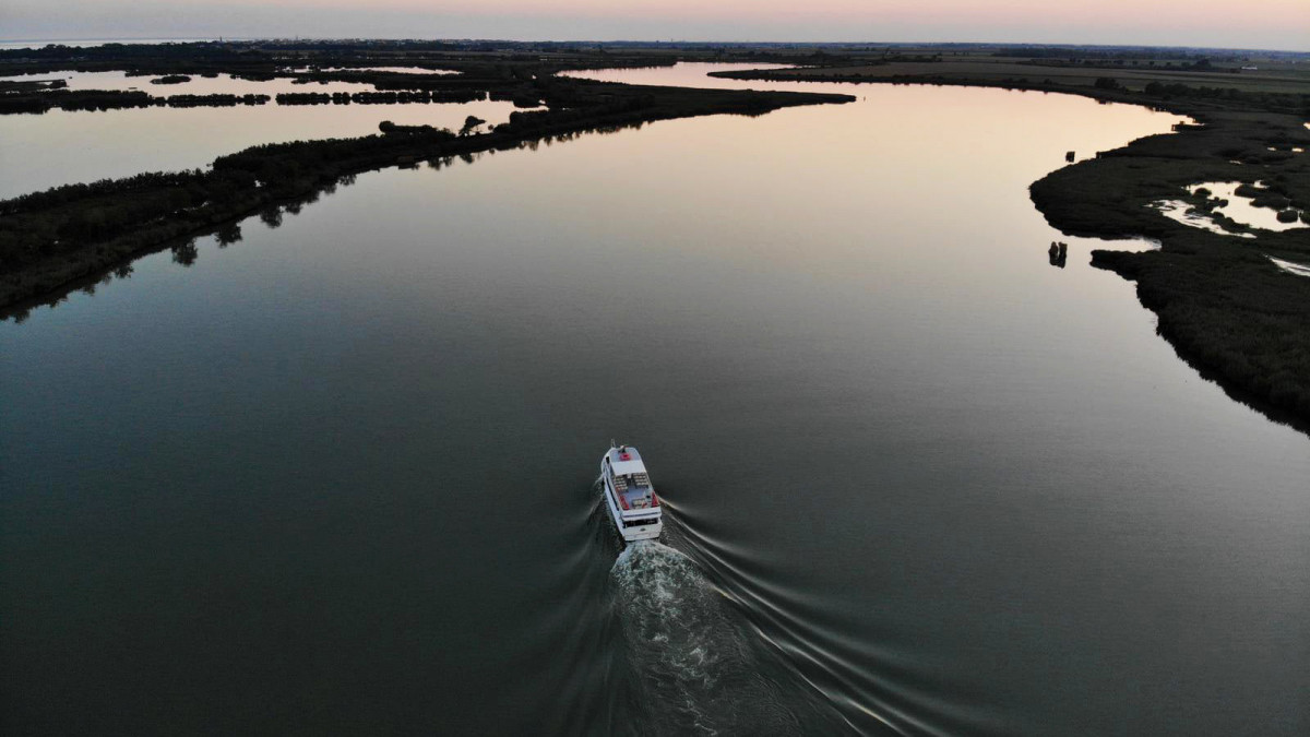 Caorle: Tour serale in barca (Spritz Hour)