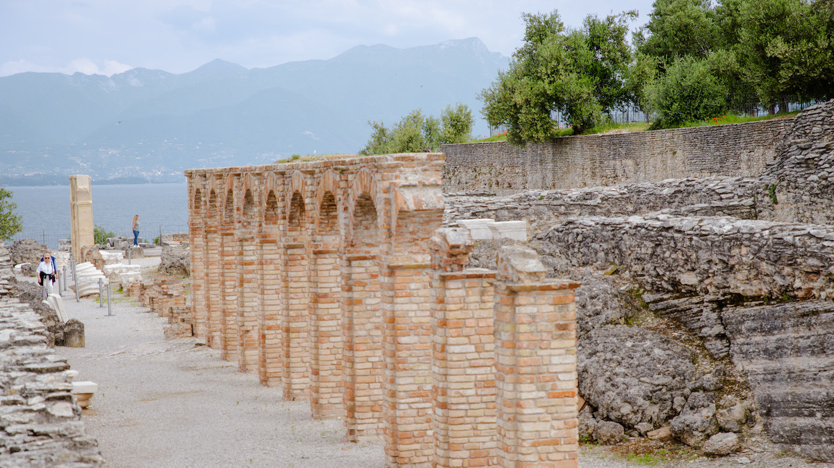 Sirmione: Grotte di Catullo Ticket and Guided Tour
