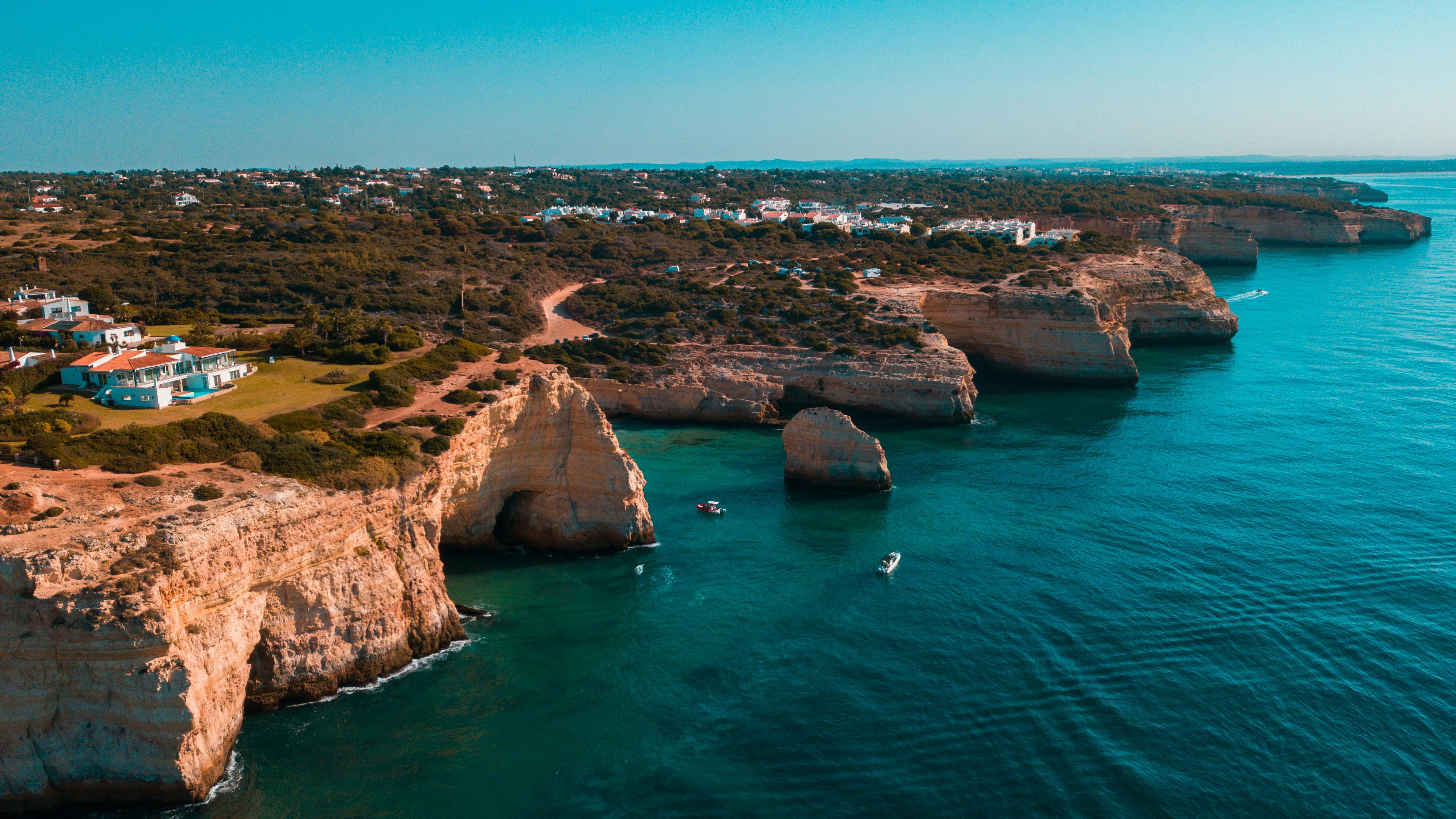 Algarve.
