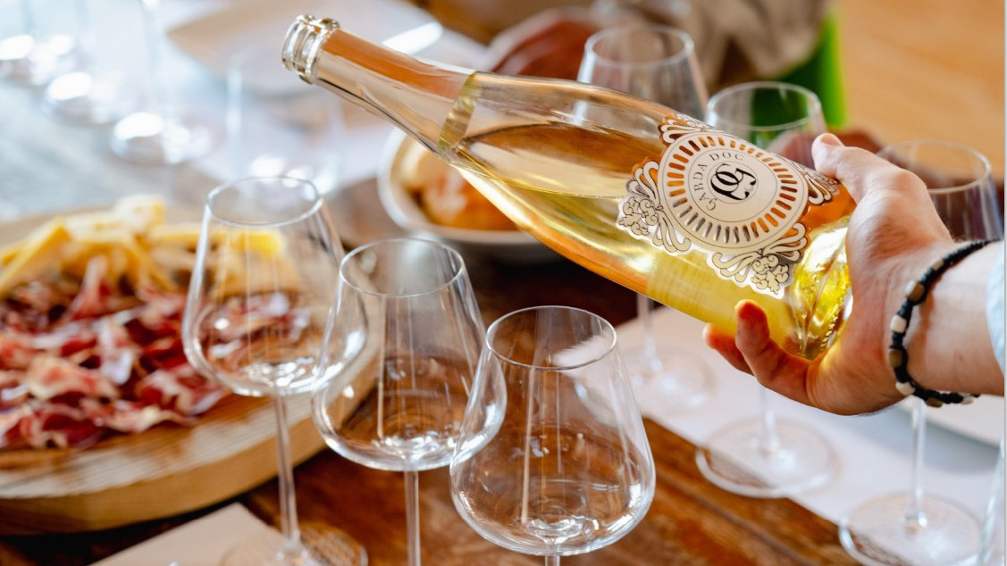 Lugana Wine Tour and Tasting + Bus Shuttle